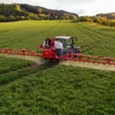Tractor aplicando con rodadas